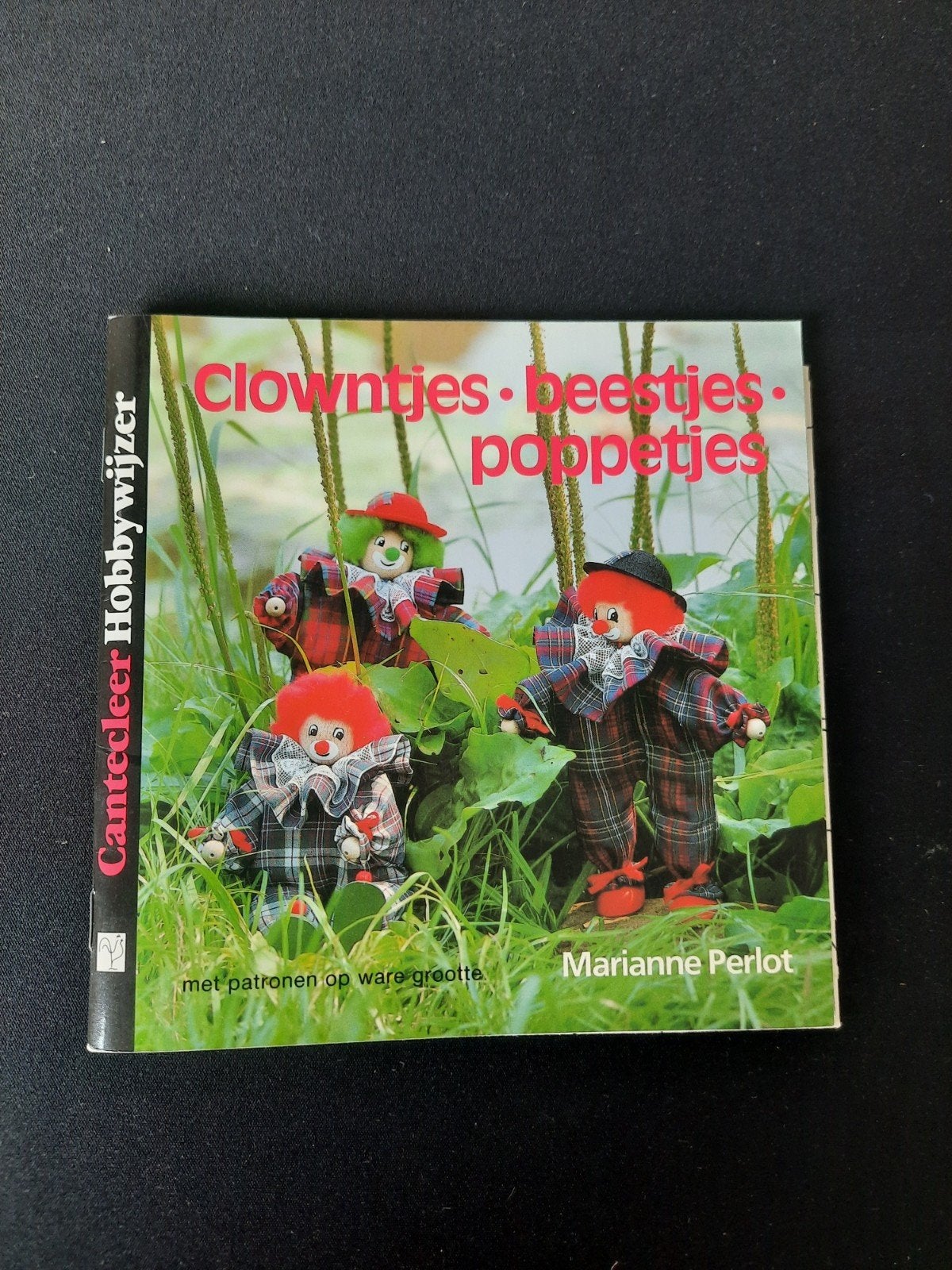 M. Perlot - Clowntjes, beestjes, poppetjes, Boeken, Ophalen of Verzenden, Zo goed als nieuw, M. Perlot