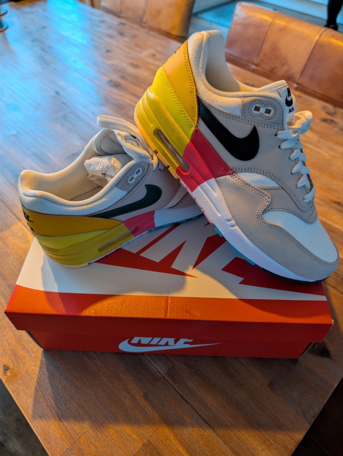 Nike Air Max 1 '87 Khaki Tan Multi-color Maat42 (FQ2538-100), Overige kleuren, Nike, Nieuw, Ophalen of Verzenden