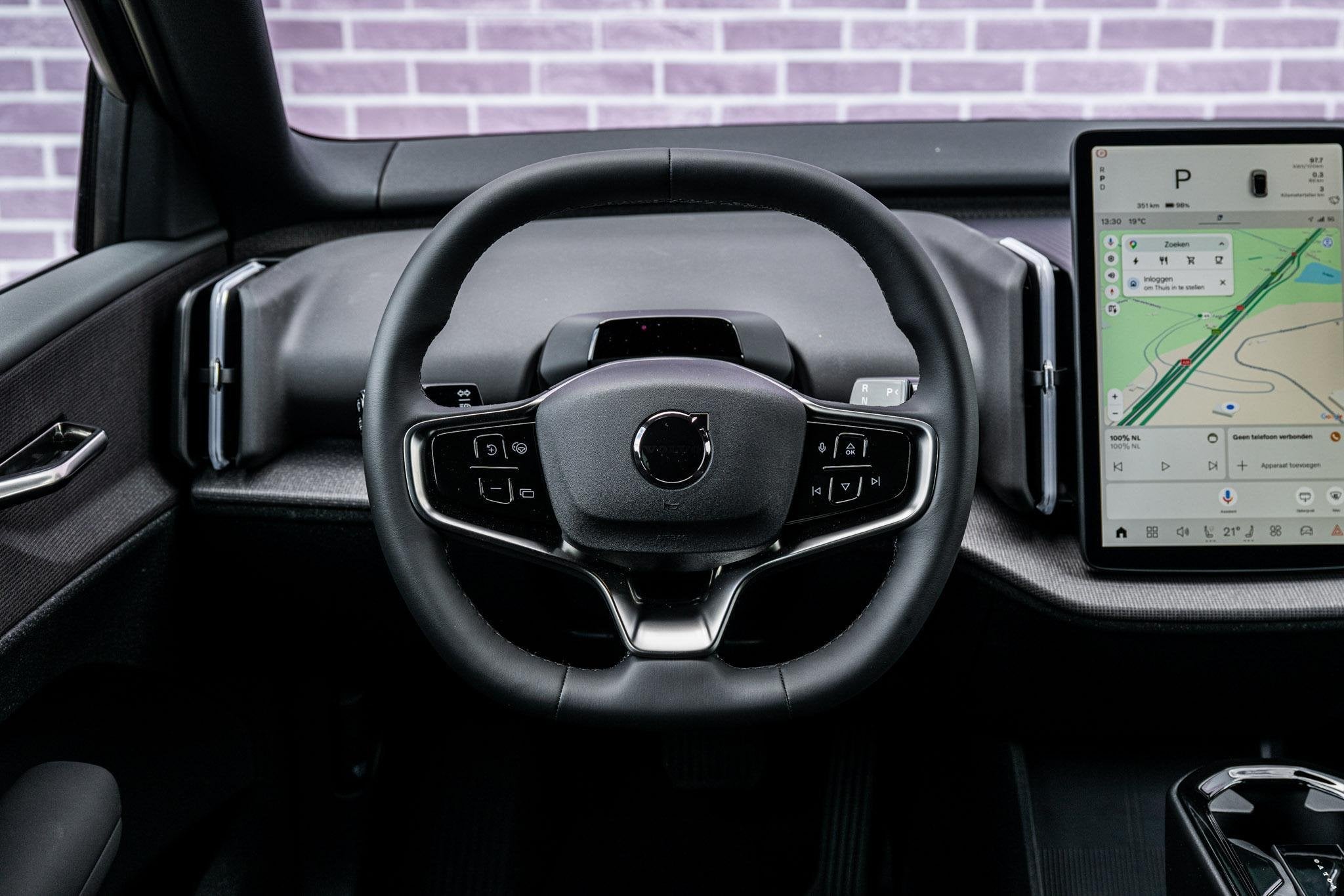 Volvo EX30 P5 Long Range Plus Black Edition Europa 69 kWh |, Auto's, Automaat, Achterwielaandrijving, Zwart, Zwart