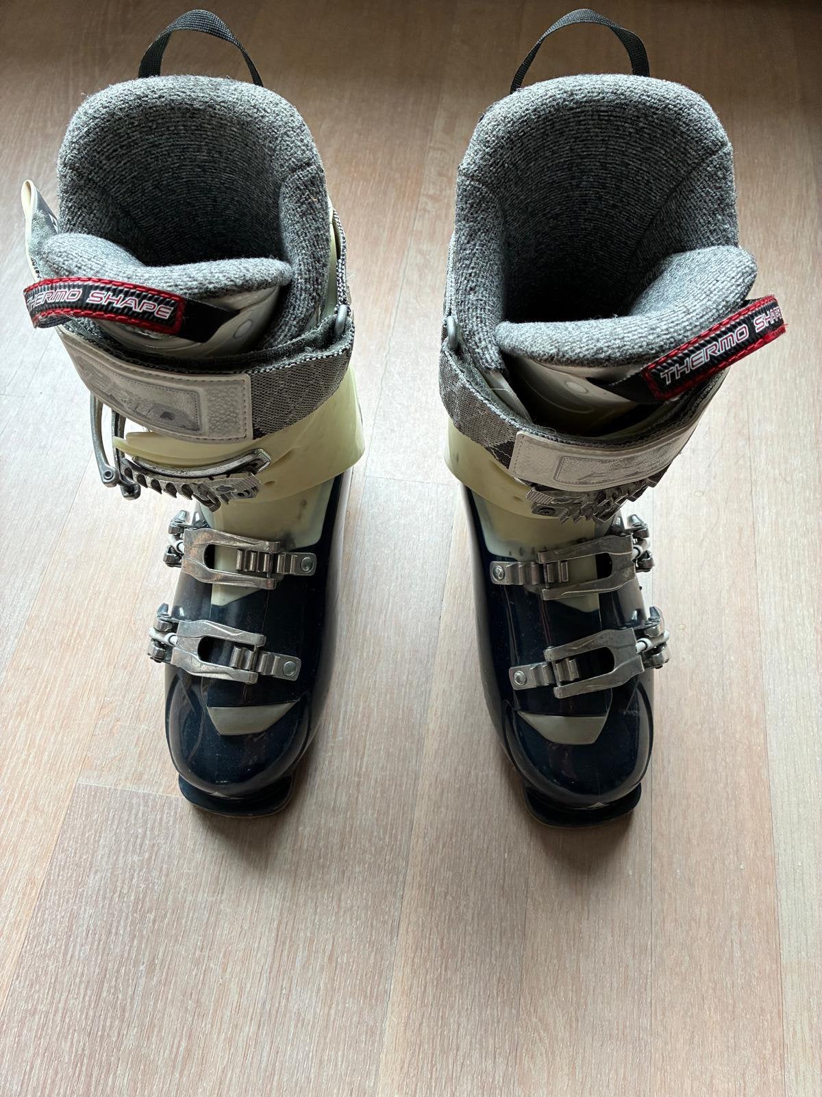 Fischer W9+ dames skischoenen maat 25,5 (ca maat 40), Schoenen, Ophalen of Verzenden, Skiën, Fischer