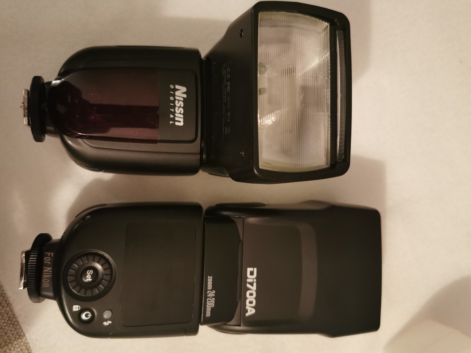 2x Nissin Di700A reportage Flitsers voor Nikon, Nikon, Gebruikt, Externe flitser, Kantelbaar
