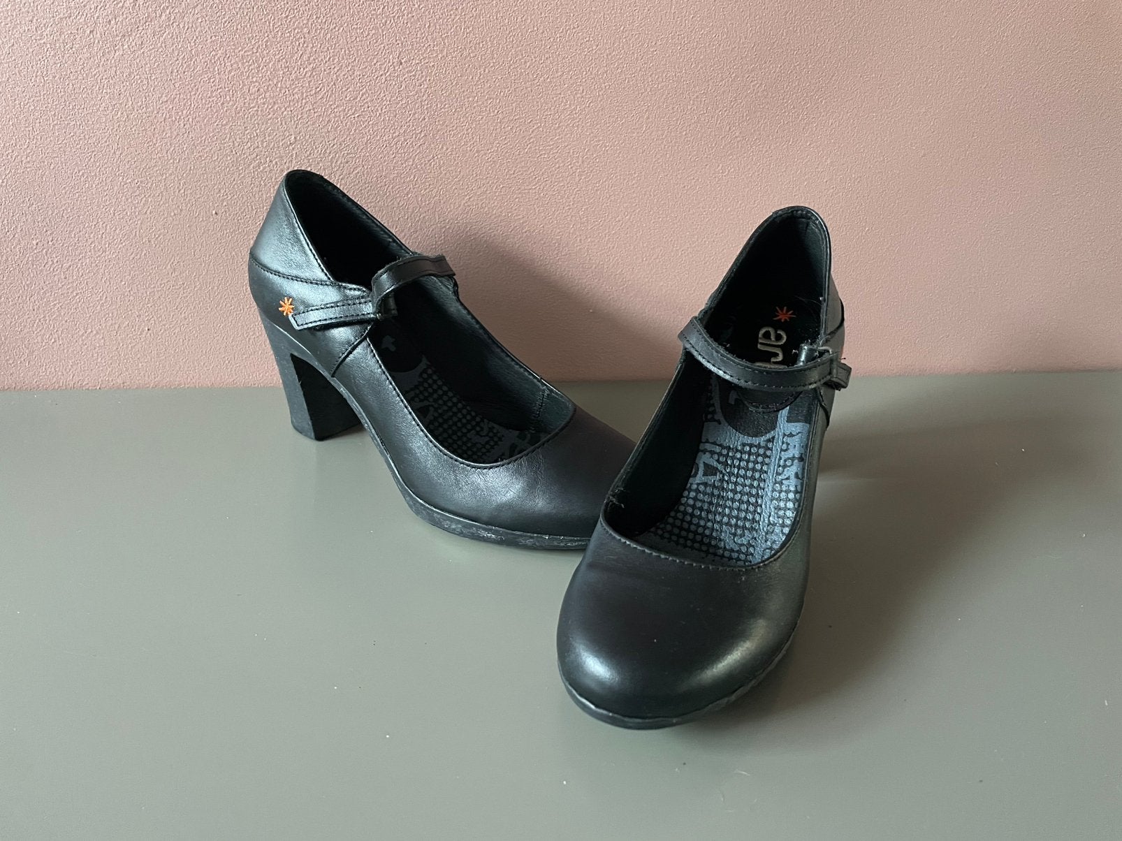 ART 297 zwarte pump mt39, Zwart, ART, Zo goed als nieuw, Sandalen of Muiltjes