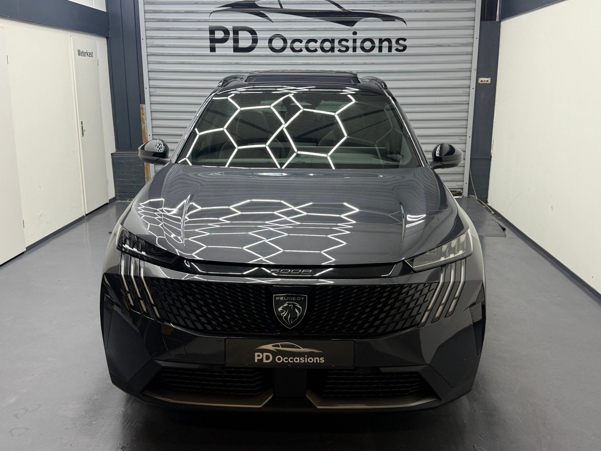 Peugeot 5008 1.2 Hybrid 145 GT Exclusive 7p - Pano - Memory, Auto's, Voorwielaandrijving, 145 pk, Zwart, 1199 cc