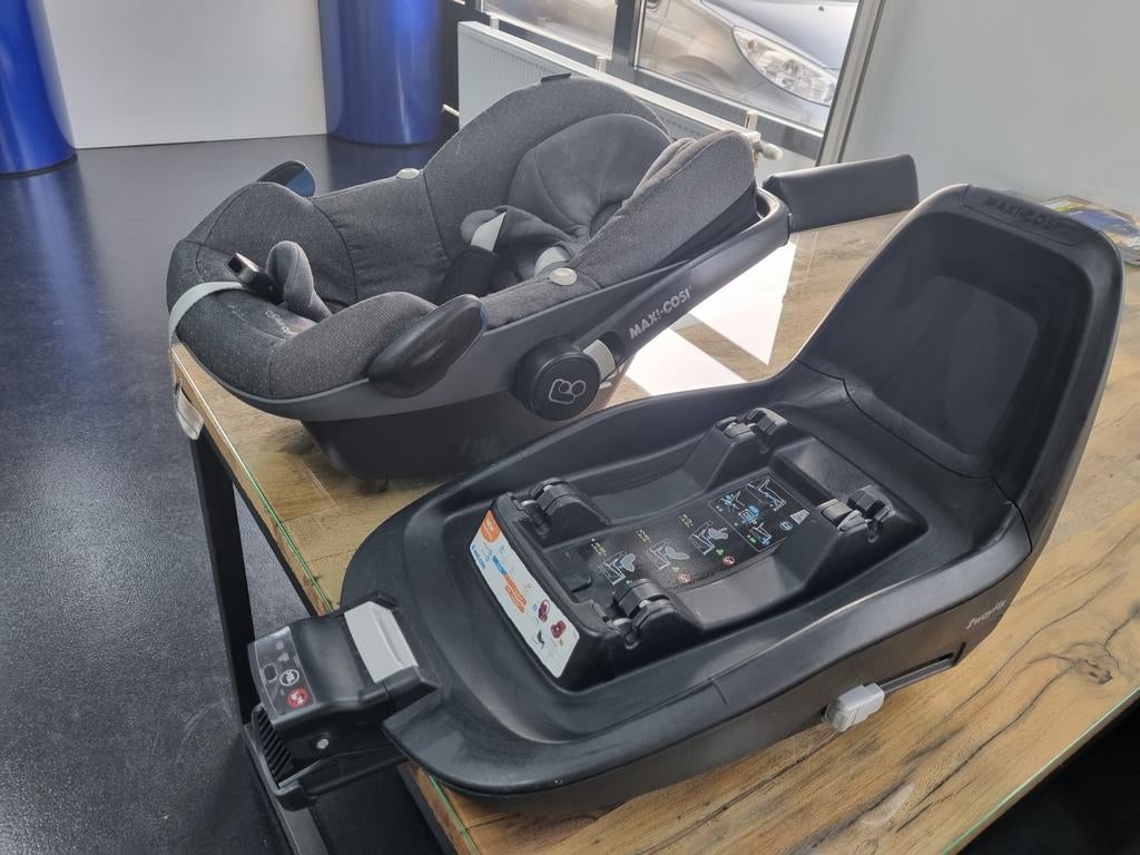 Maxi cosi pebble incl. Isofix base, Autogordel of Isofix, Gebruikt, Ophalen of Verzenden, 0 t/m 13 kg