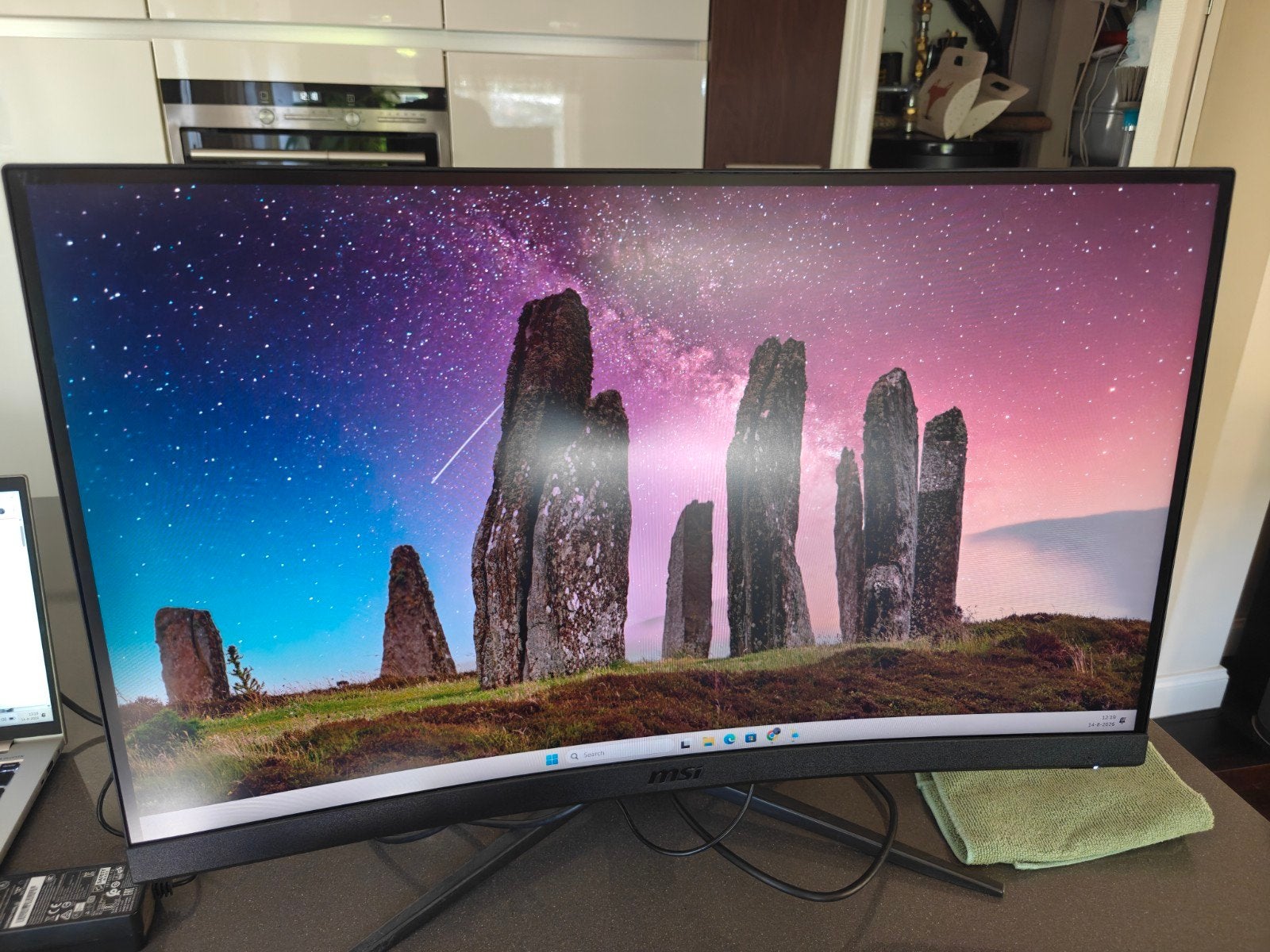 27 inch MSI G27C4 E2 Curved Gaming Monitor - 165Hz, Curved, VA, Full HD, Zo goed als nieuw