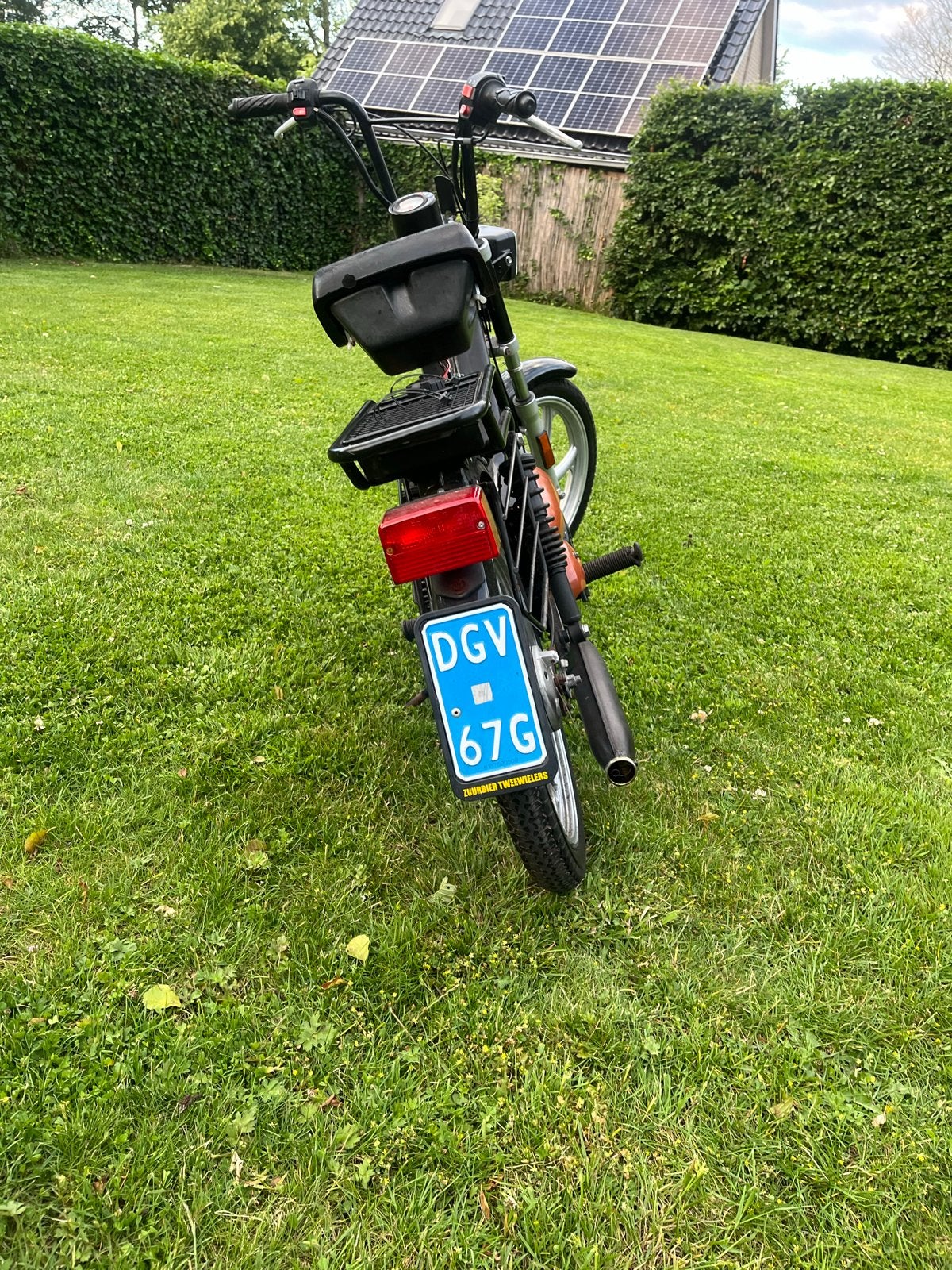 Tomos Standard bromfiets - Goed onderhouden, Gebruikt, Maximaal 45 km/u, Ophalen of Verzenden, 2 versnellingen