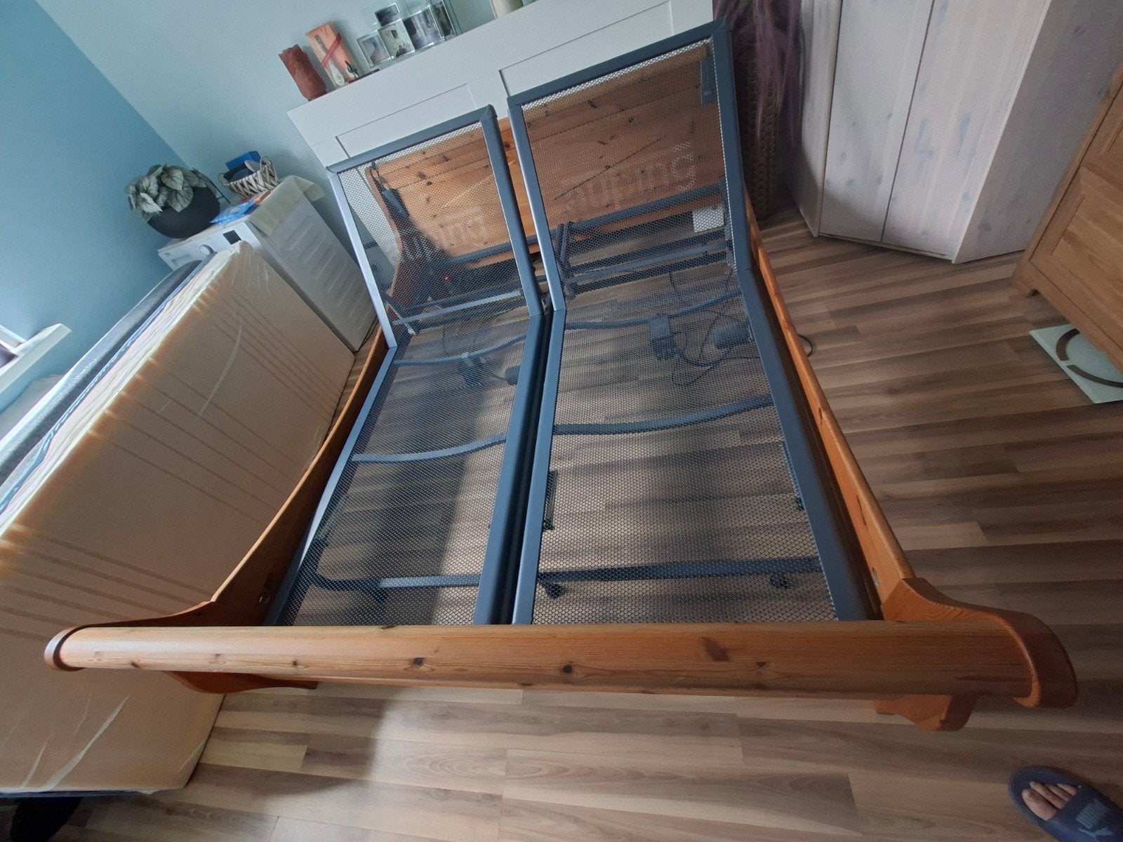 Foto 8 van Houten tweepersoonsbed met verstelbare lattenbodems