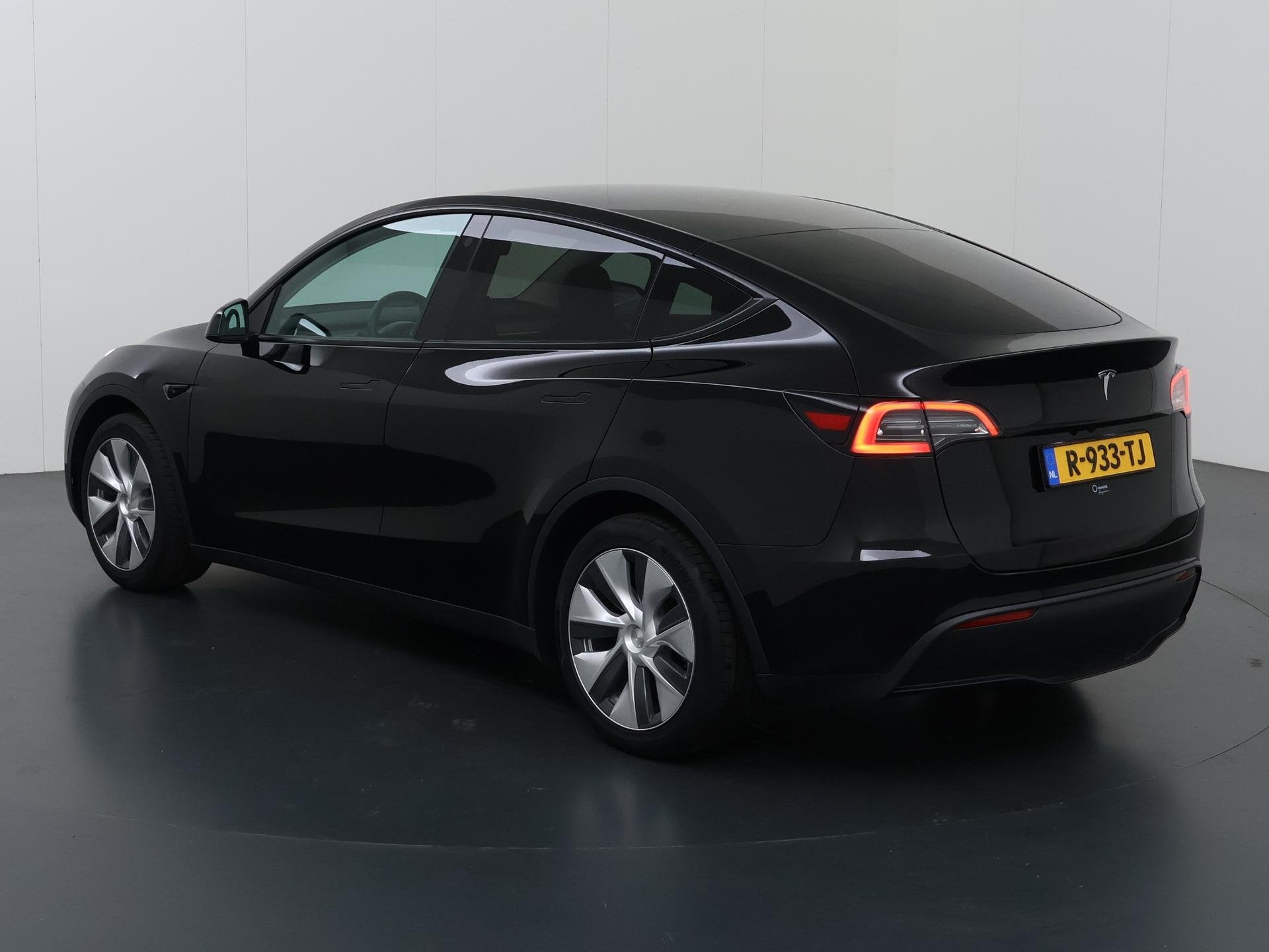 Foto 22 van Tesla Model Y RWD 58 kWh | Panoramadak | 360° Camera | Stoe