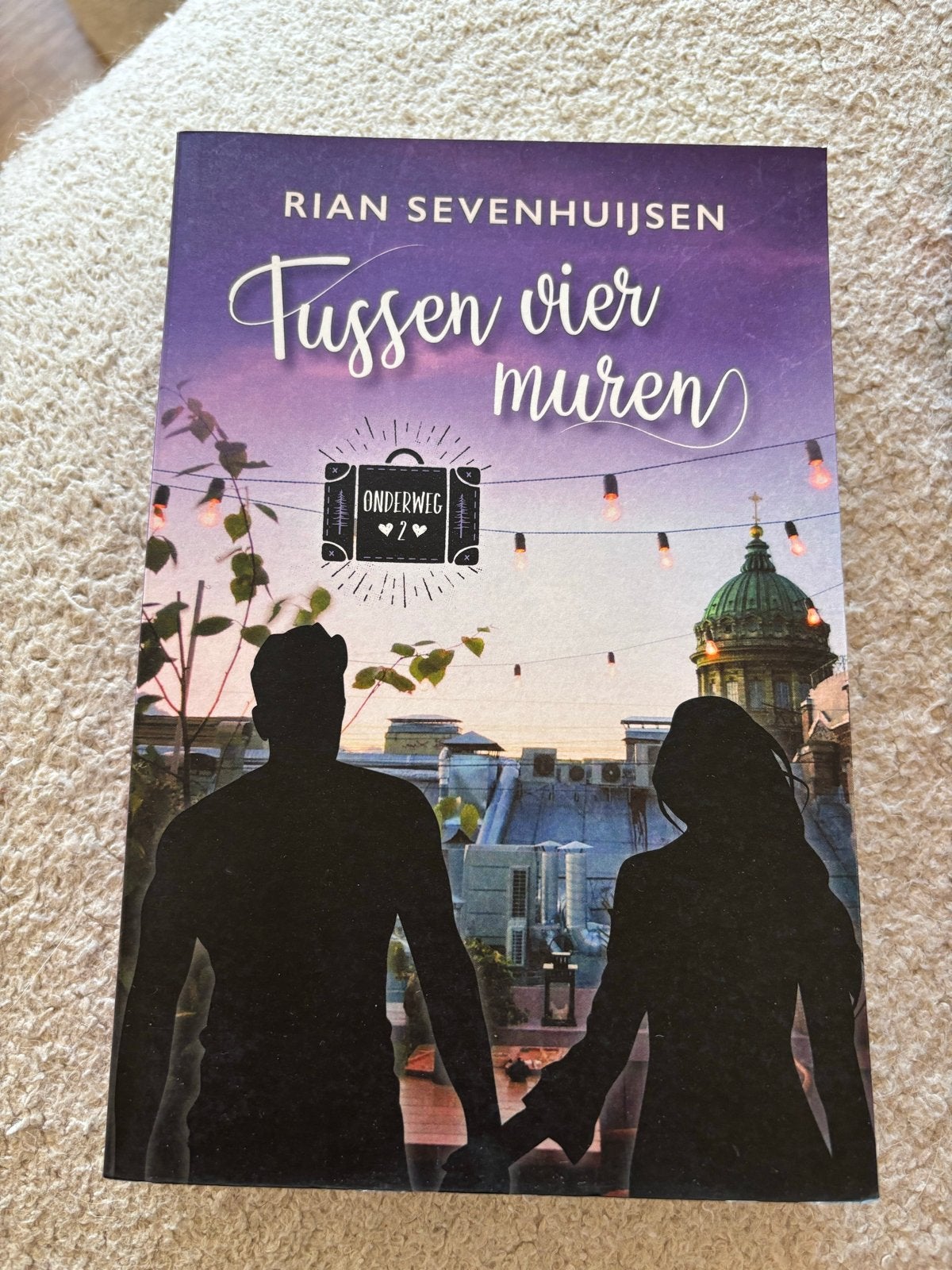 Tussen vier muren - Rian Sevenhuijsen, Ophalen of Verzenden, Zo goed als nieuw, Nederland