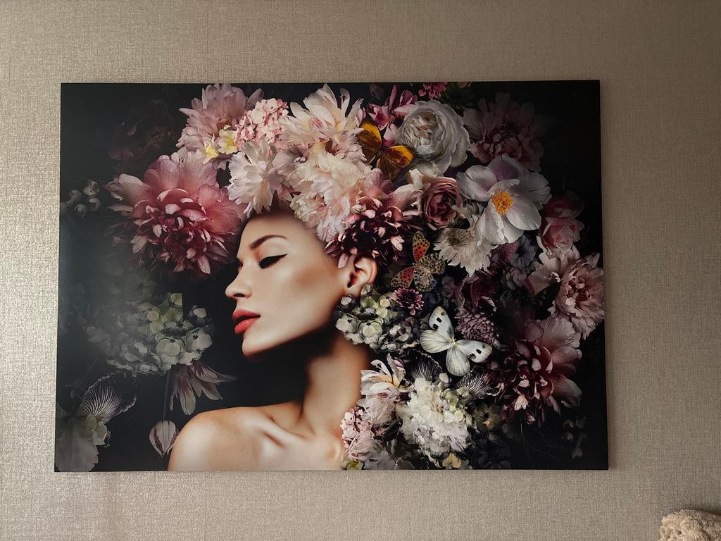 Prachtig schilderij: Vrouw met bloemen en vlinders, Ophalen
