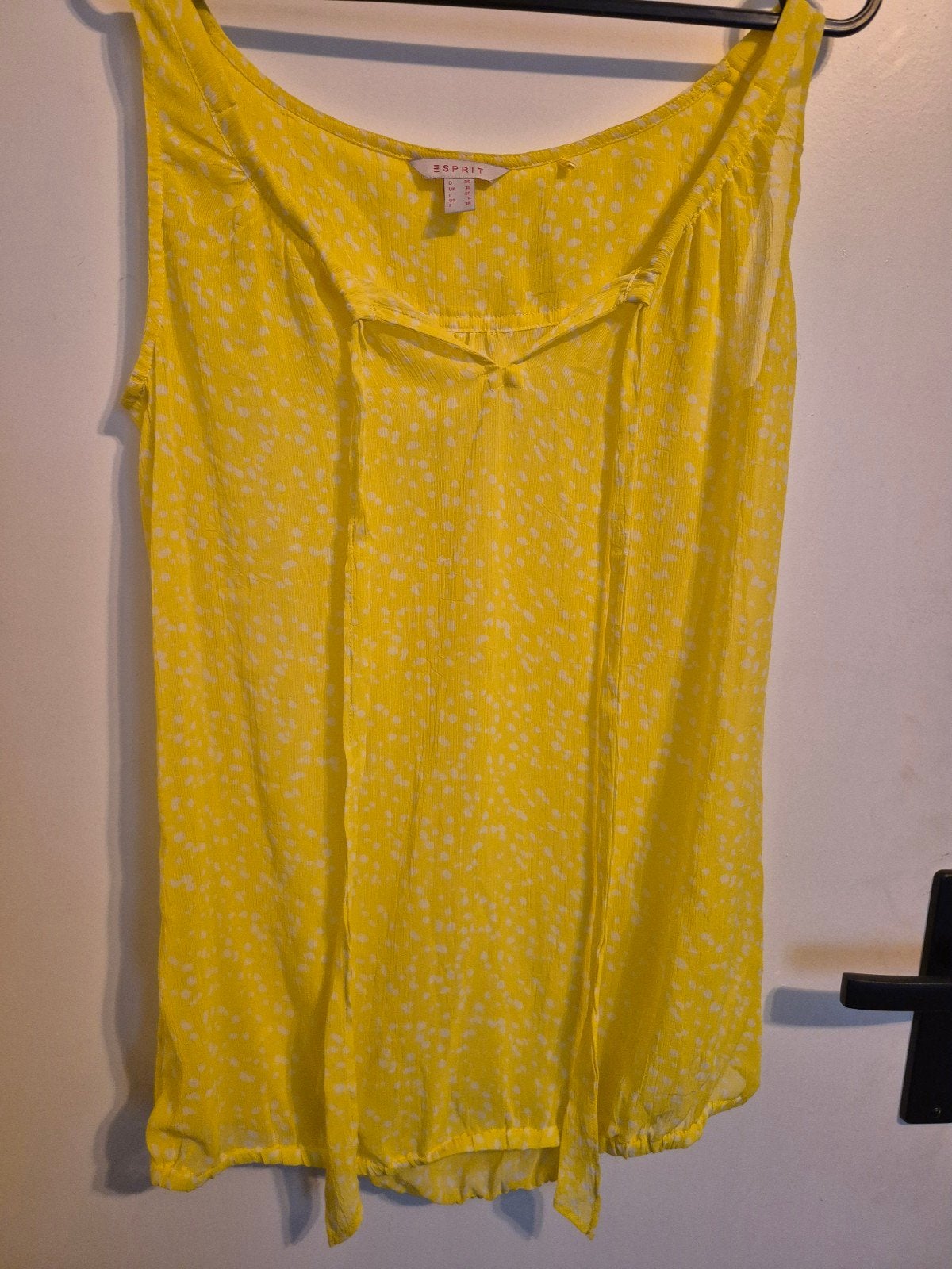 gele esprit top met witte bolletjes, Kleding | Dames, Esprit, Ophalen of Verzenden, Gedragen, Maat 36 (S)