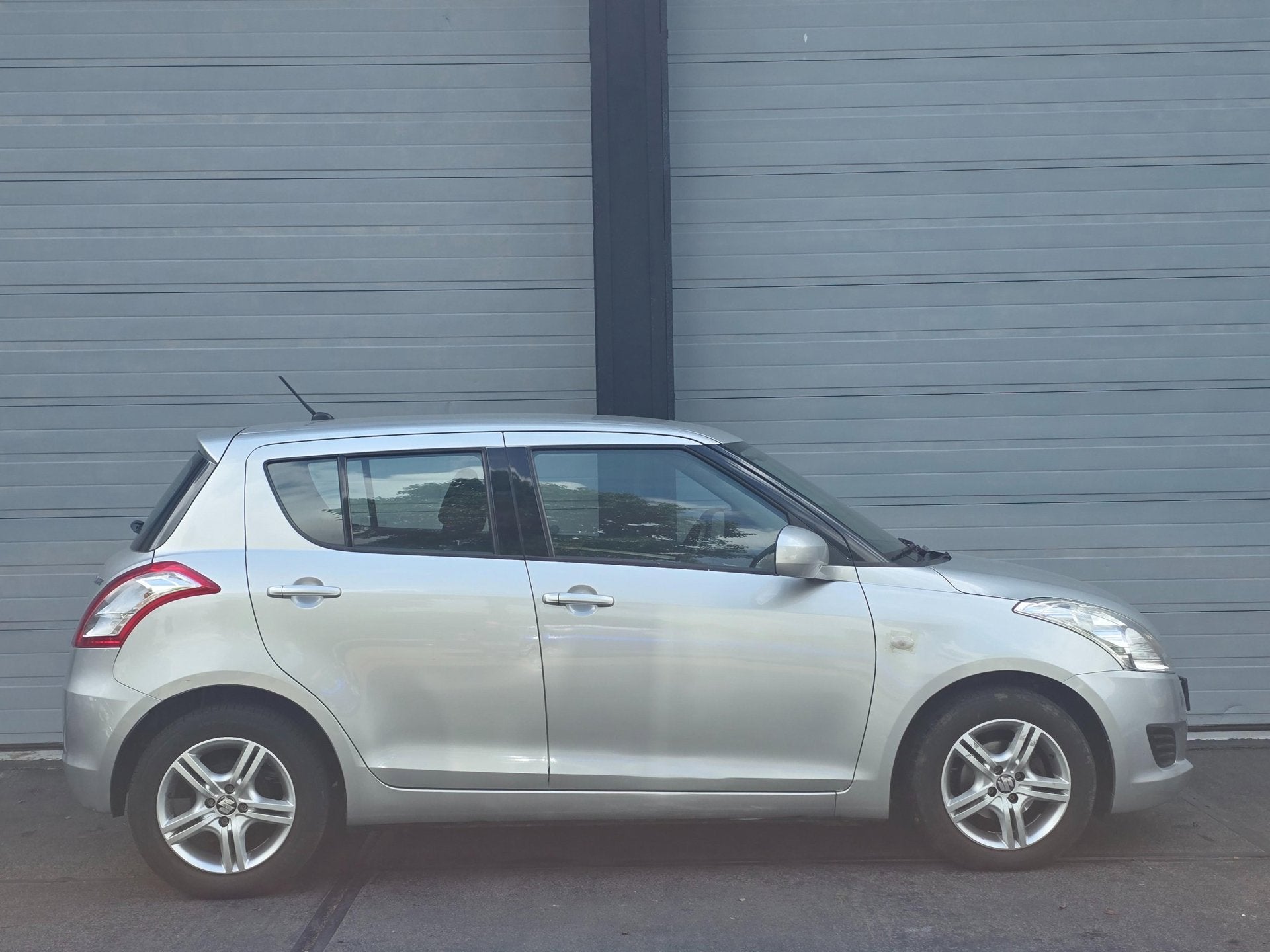 Suzuki Swift 1.2 Comfort automaat, 5 deurs nette staat, Auto's, 94 pk, Stof, Gebruikt, 4 cilinders