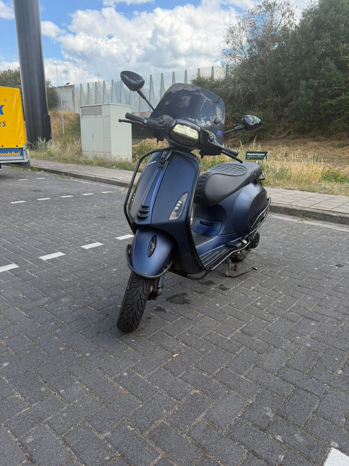 Vespa sprint 50cc, Ophalen, Overige modellen, Zo goed als nieuw, Benzine