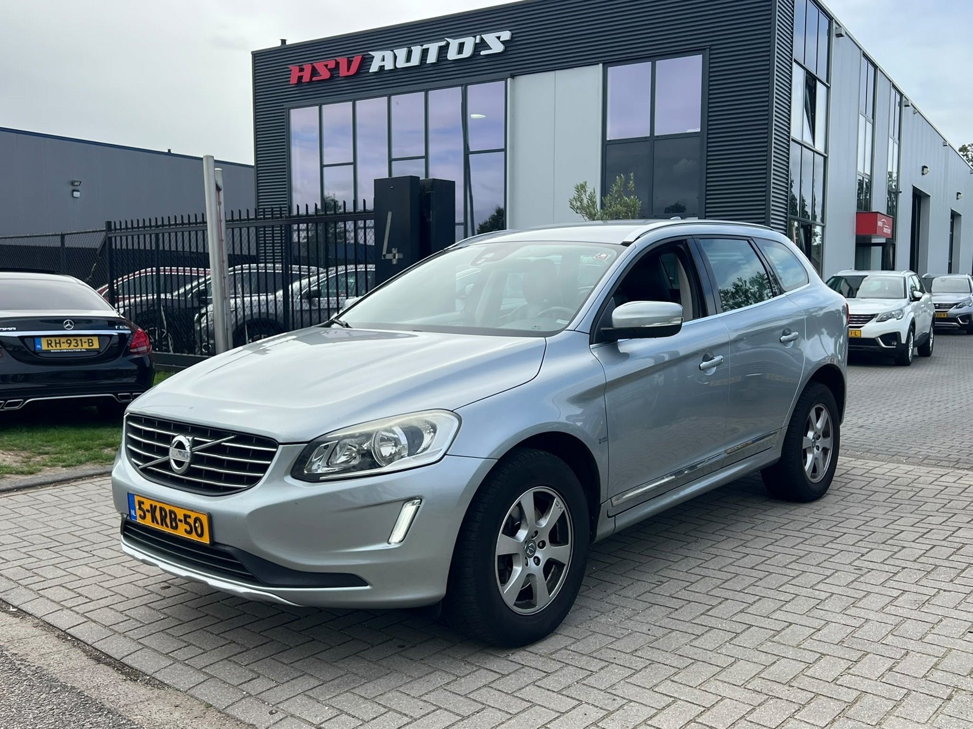 Volvo XC60 2.4 D5 Summum AWD navi LEER automaat, Auto's, Automaat, Euro 5, Gebruikt, Automatische klimaatregeling