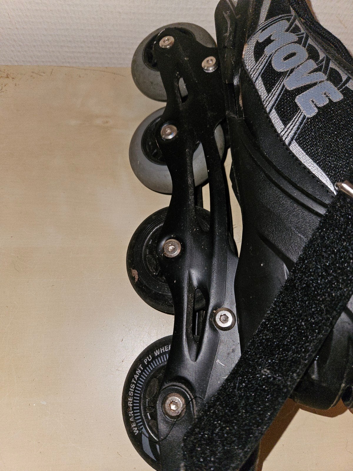 Move Skeeler met verstelbare maten, Verstelbaar, Kinderen, Zo goed als nieuw, Inline skates 4 wielen