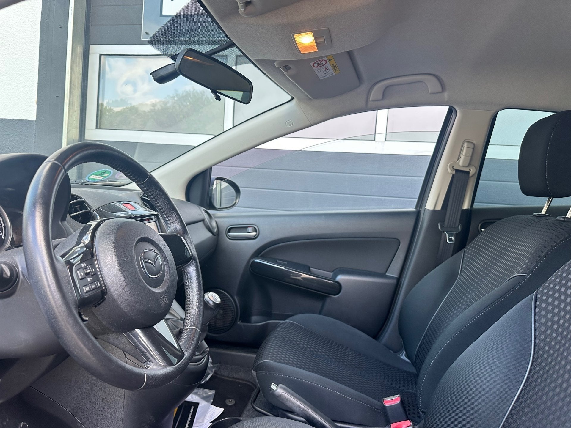 Mazda 2 1.3 Silver Edition | AIRCO | NAVI | BLUETOOTH | PARK, Auto's, Mazda, Euro 5, Stof, Gebruikt, 4 cilinders