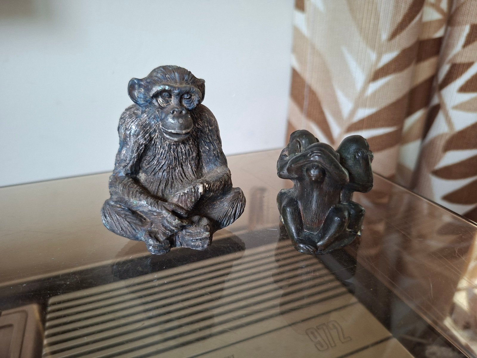 2 apen beeldjes , beeldjes aap, Ophalen of Verzenden, Gebruikt