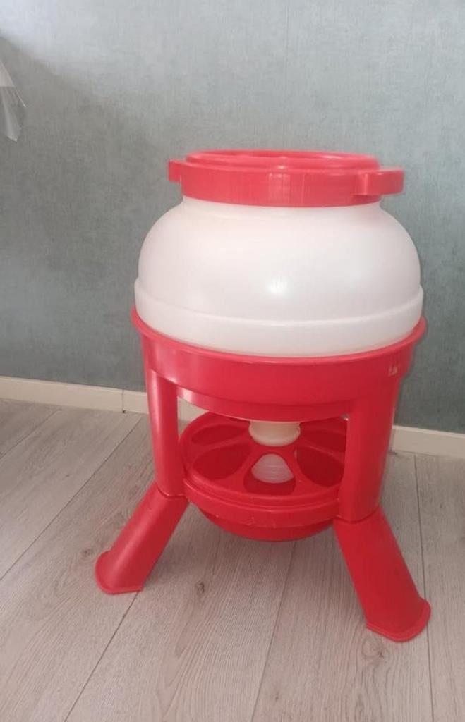 Voersilo kippen., Ophalen, Zo goed als nieuw, Drinken en Voederen