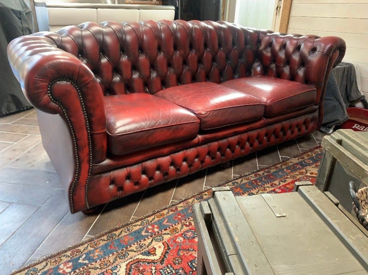 Chesterfield 3-Seater | Antique Oxblood Red | bank 3 zits, Ophalen, Klassiek origineel Engels, Driepersoons, Zo goed als nieuw