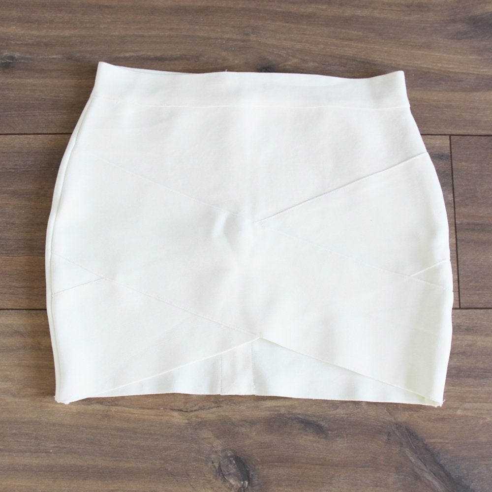 Mooie Witte Bandage Rok (L) - 71 € 20,-, Kleding | Dames, Wit, Maat 42/44 (L), Ophalen of Verzenden, Boven de knie
