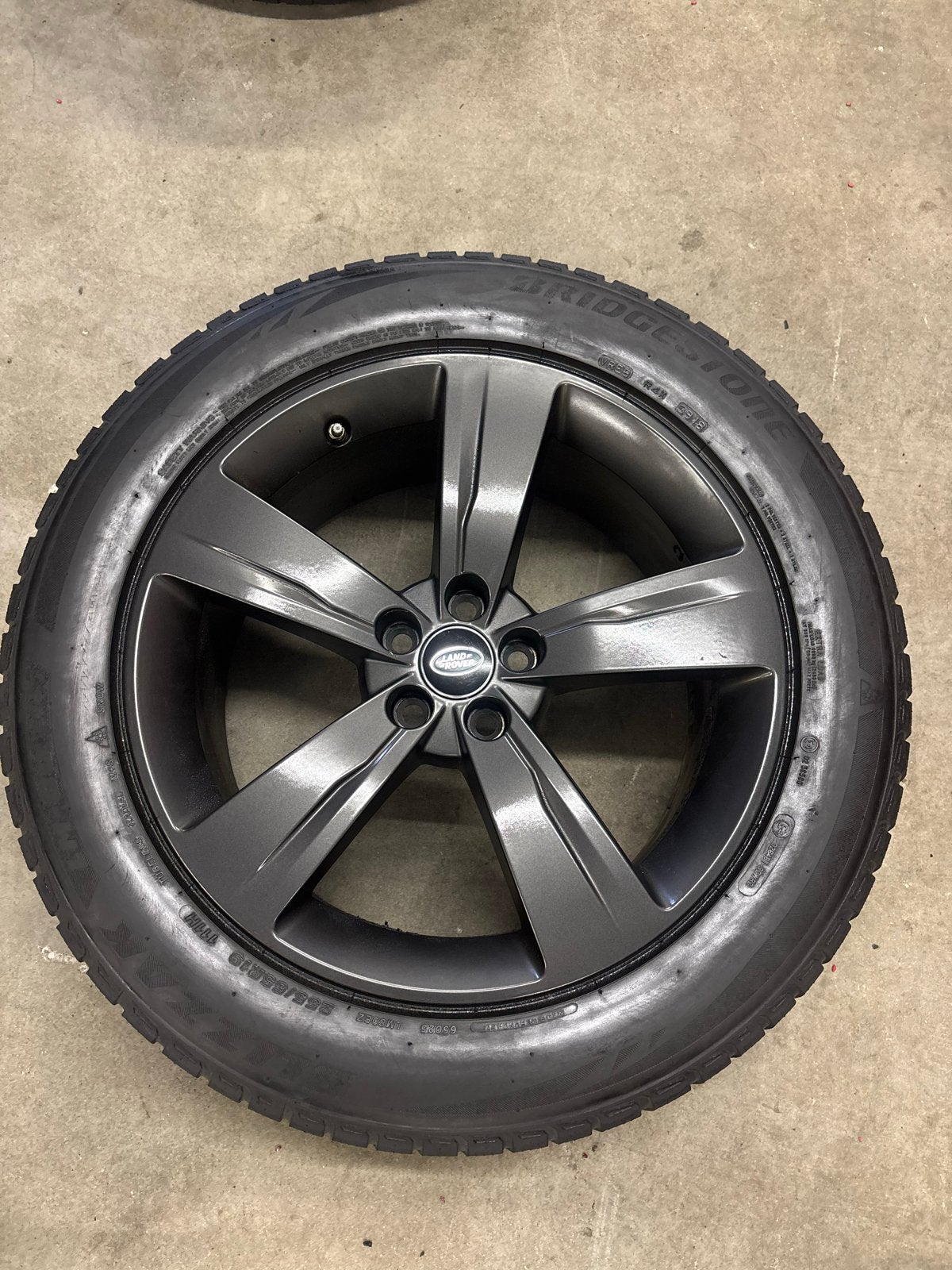Range Rover Velar velgen 19 inch met banden, Auto-onderdelen, Banden en Velgen, 19 inch, Gebruikt, 255 mm, Banden en Velgen
