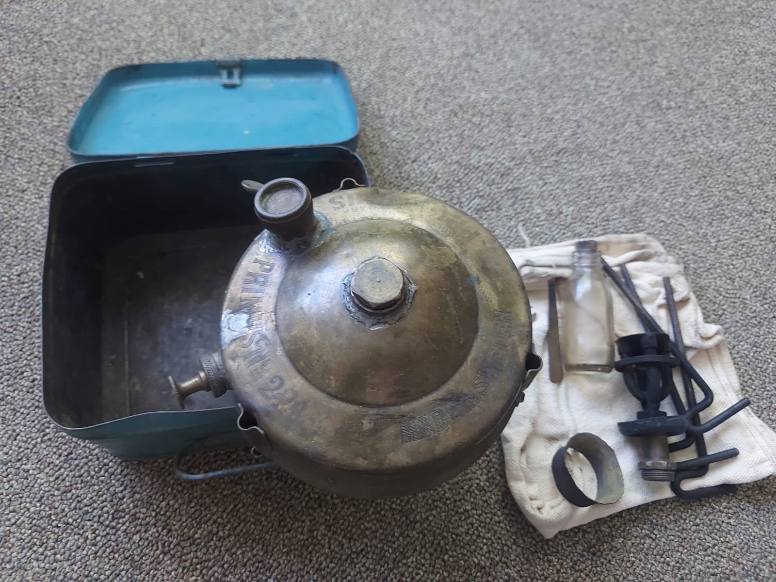 Vintage Primus No. 224 Petroleumbrander in blikken kist, Ophalen