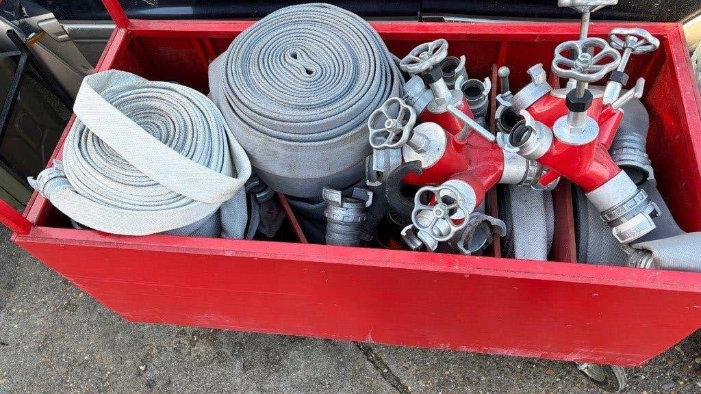12 brandslangen met koppelingen, verdeelstukken en kar, Ophalen, Gebruikt