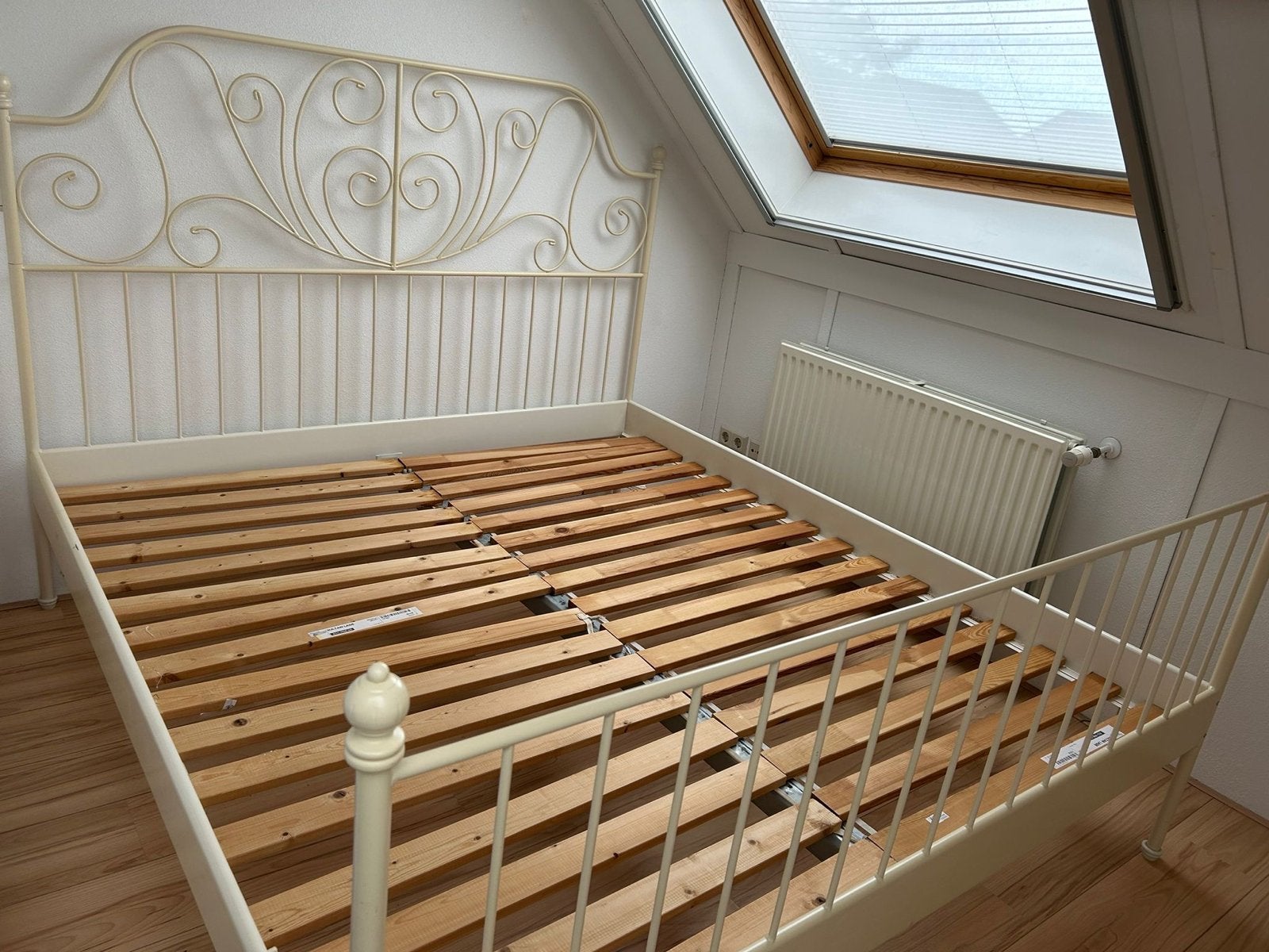 Tweepersoons metalen bedframe, crème, 140x200 cm, Ophalen, Gebruikt, Tweepersoons, 140 cm