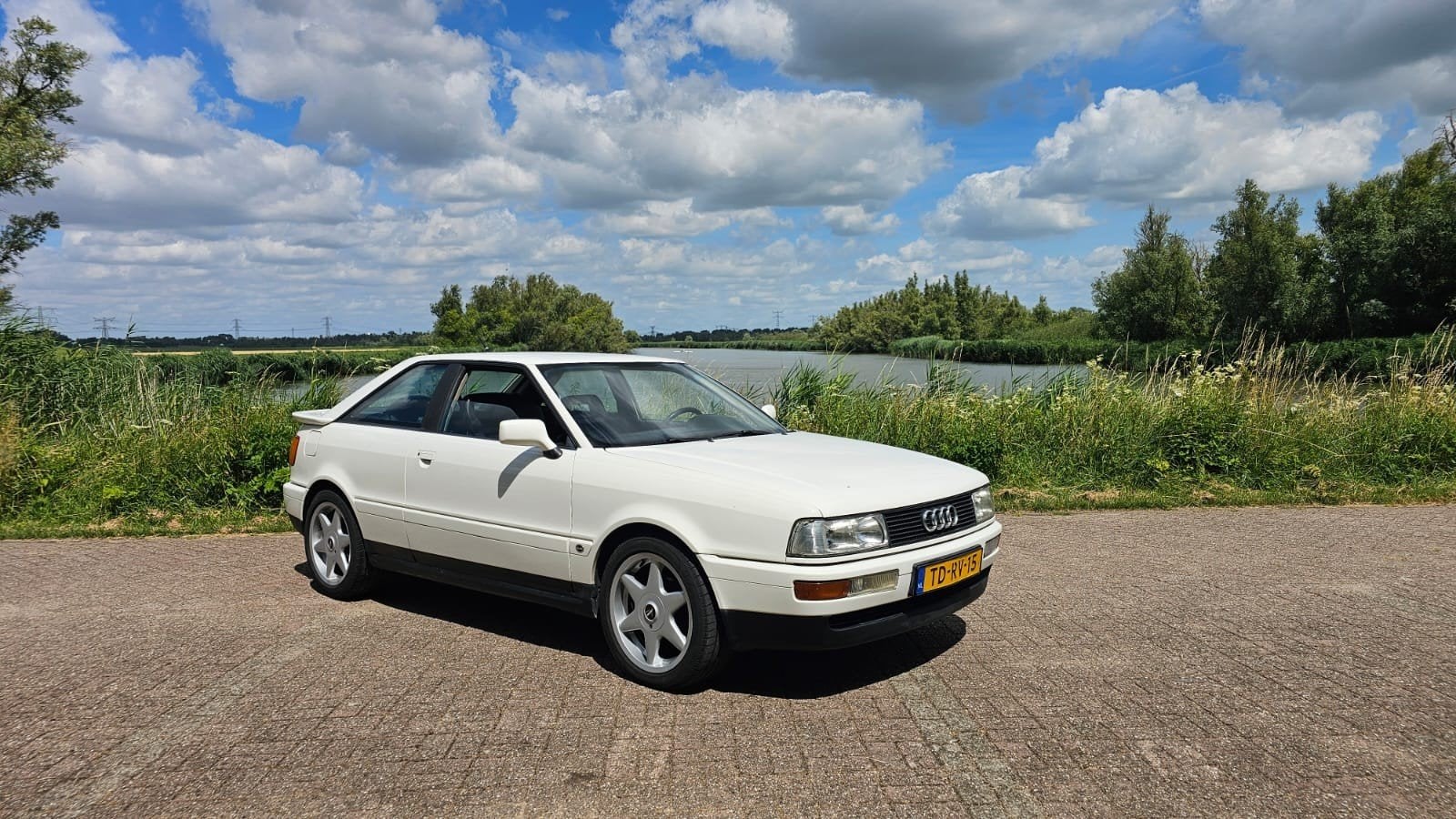 Audi coupe '89 2.3liter 5cilinder, Voorwielaandrijving, 1304 kg, 136 pk, Zwart