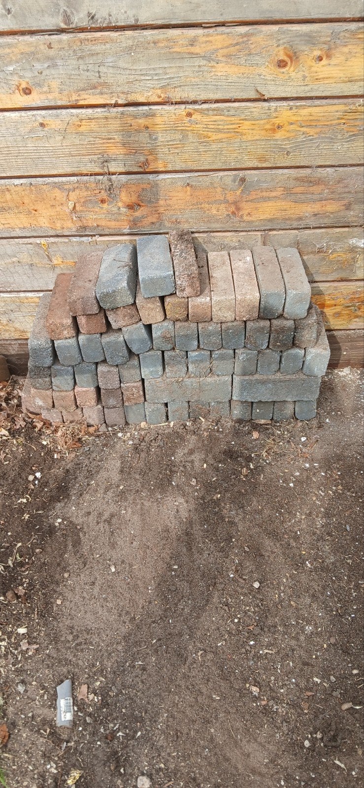 Ongeveer 65 klinkers, Ophalen, Beton, Klinkers