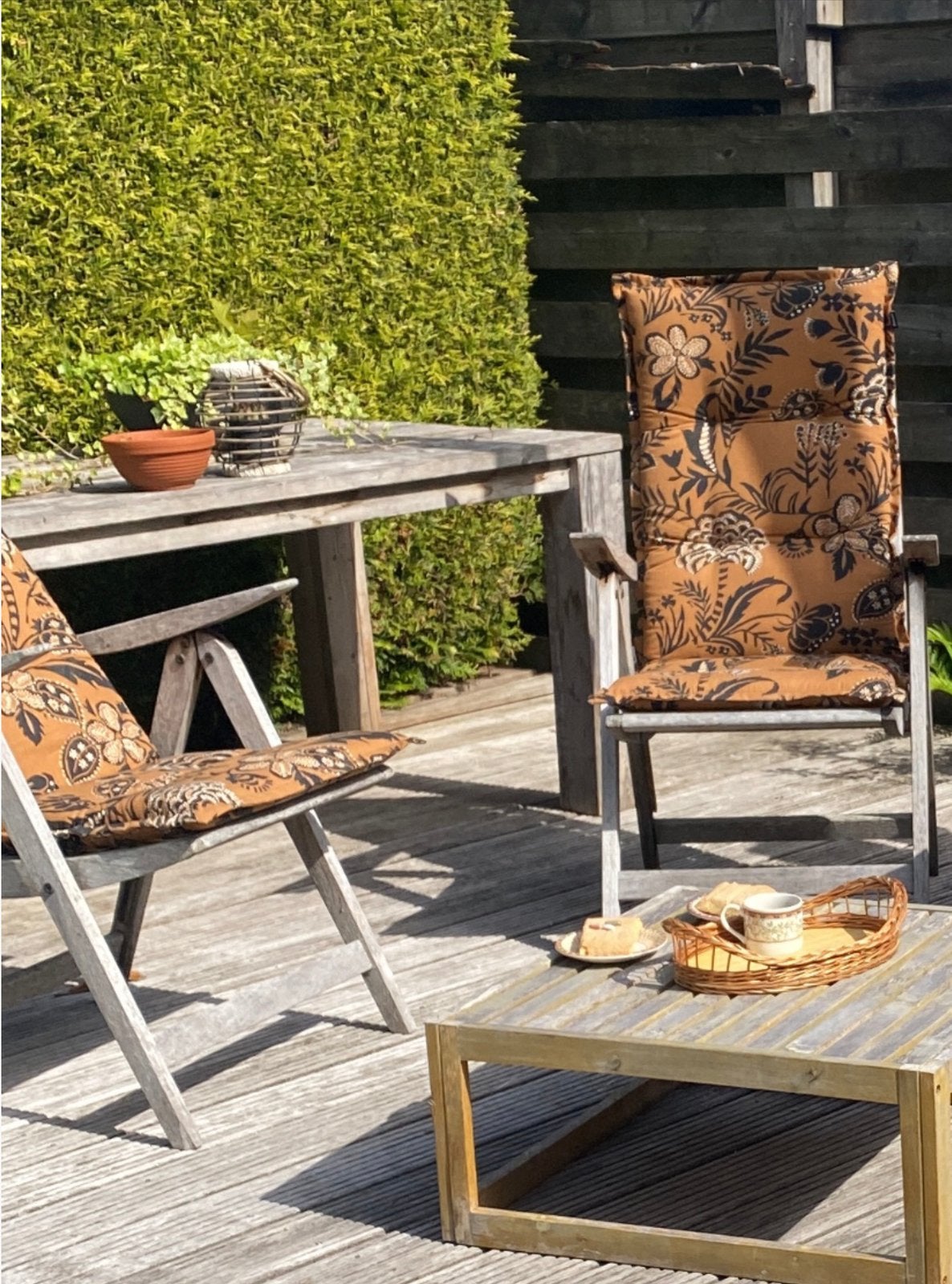 Te koop vier teakhouten tuinstoelen met nieuws kussens, Ophalen, 4 zitplaatsen, Gebruikt, Teakhout