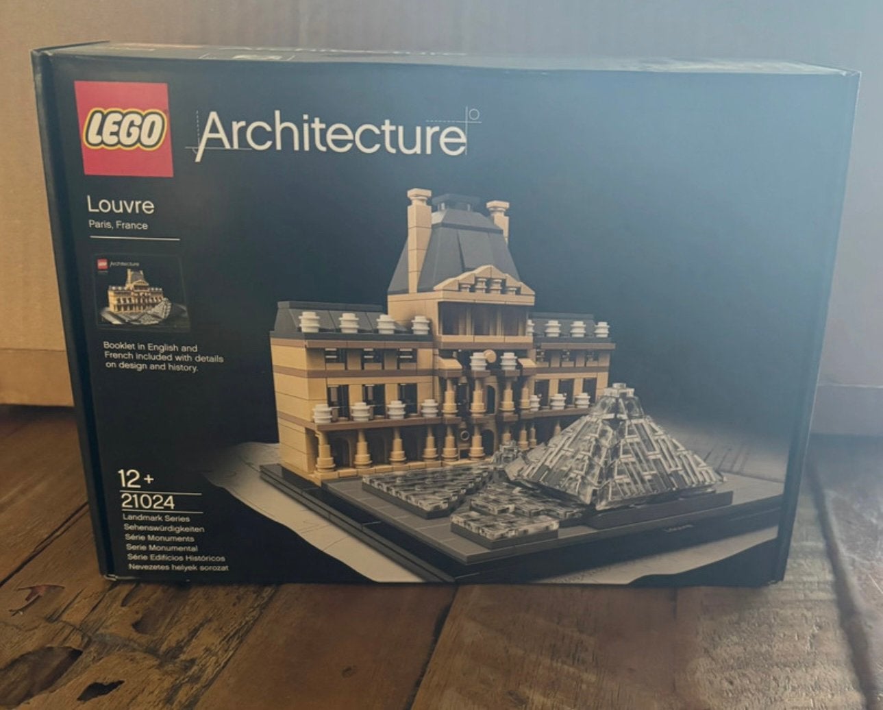 Lego 21024 Louvre, Ophalen of Verzenden, Zo goed als nieuw