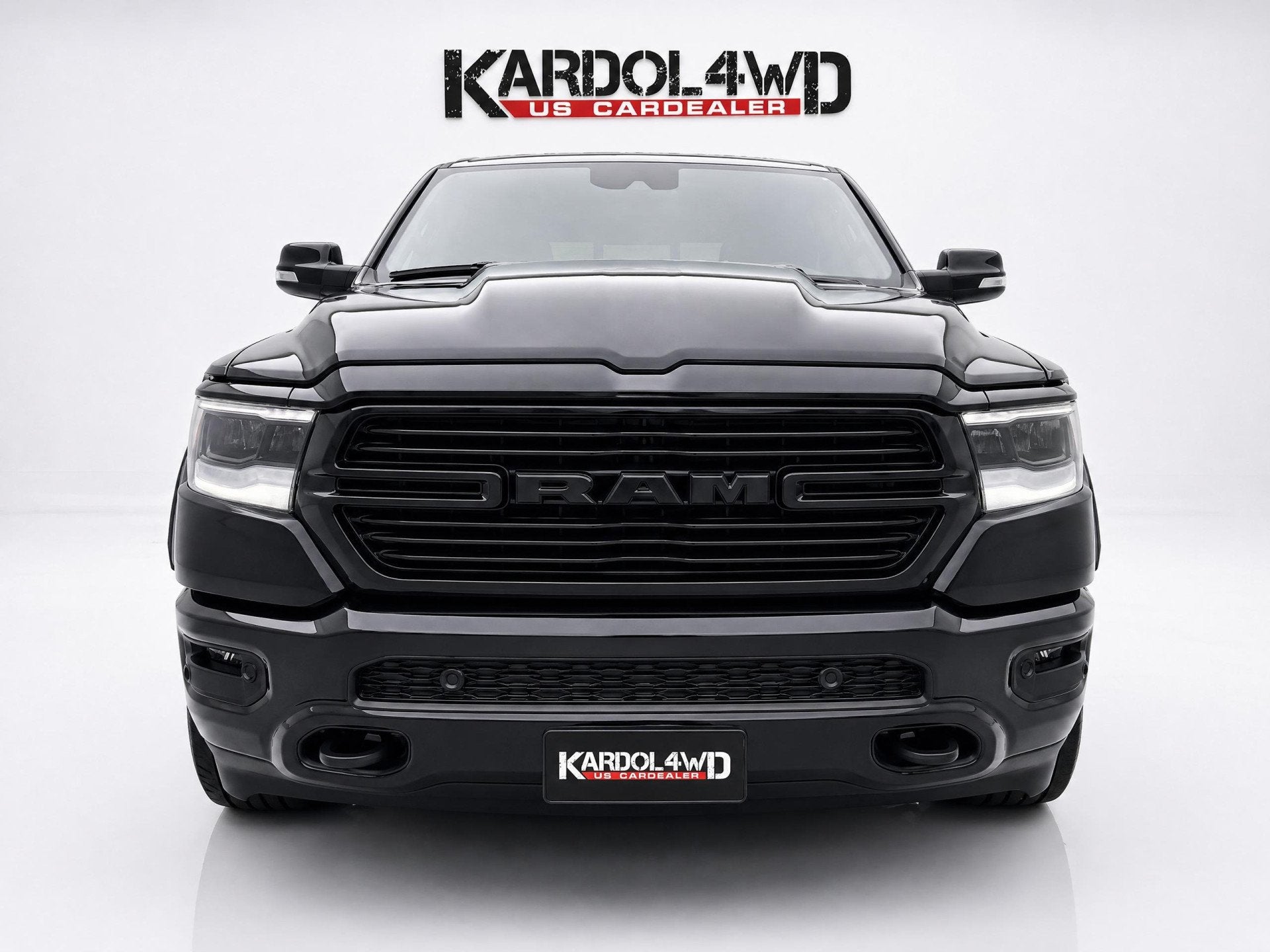 Dodge Ram 1500 5.7 V8 4x4 Crew Cab Laramie BPM VRIJ! | Panor, Automaat, Gebruikt, 5654 cc, Zwart