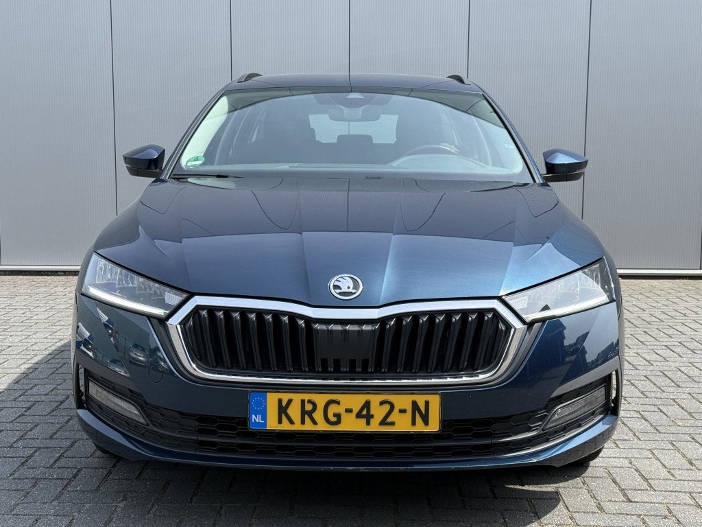 Skoda Octavia Combi 1.4 TSI iV Business Carplay Plug-in stoe, Auto's, Skoda, 12 maanden, Gebruikt, Euro 6, 4 cilinders