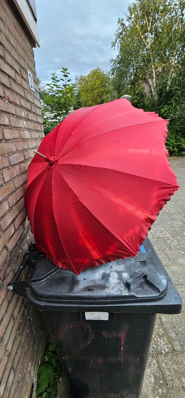 vintage parasol/paraplu Dubbellaags
Pasotti?, Sieraden, Tassen en Uiterlijk, Paraplu's, Ophalen, Gebruikt