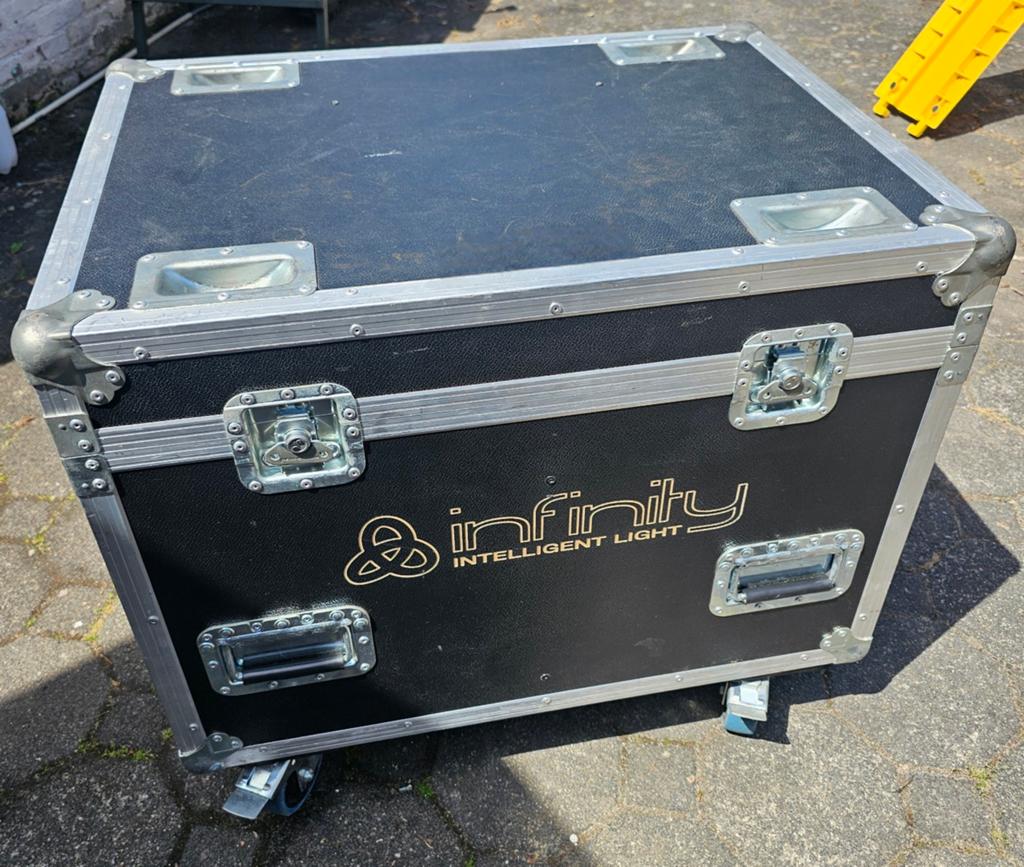 Showtec infinity phantom 3r hybrid flightcase., Ophalen of Verzenden, Overige instrumenten, Flightcase
