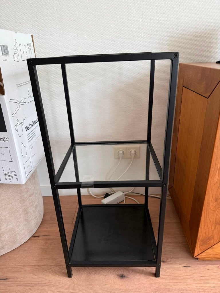 zwart open kastje 2X GLASPLAAT 1X GEPOEDERCOAT METAAL, Ophalen, Zo goed als nieuw