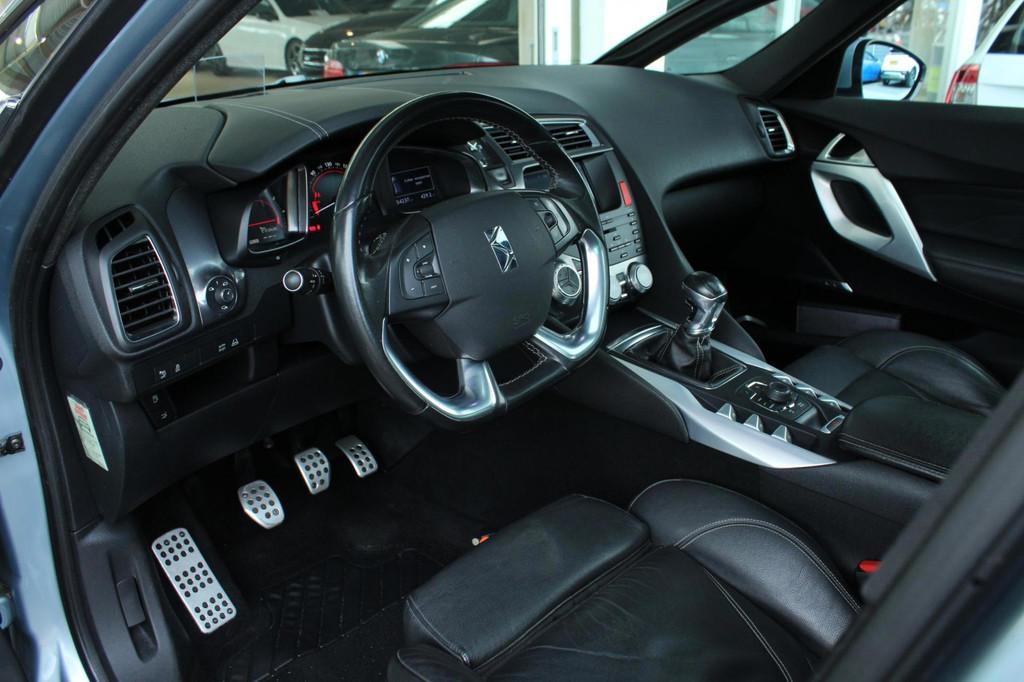 Citroen DS5 200pk Sport Chic | DENON | PANORAMA | TREKHAAK |, Auto's, Voorwielaandrijving, Euro 5, 15 km/l, Gebruikt