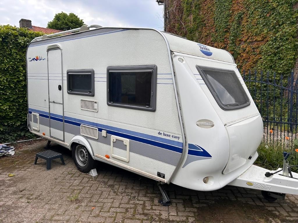 Hobby Easy de Luxe 400, Vast bed, Hobby, Treinzit, 750 - 1000 kg