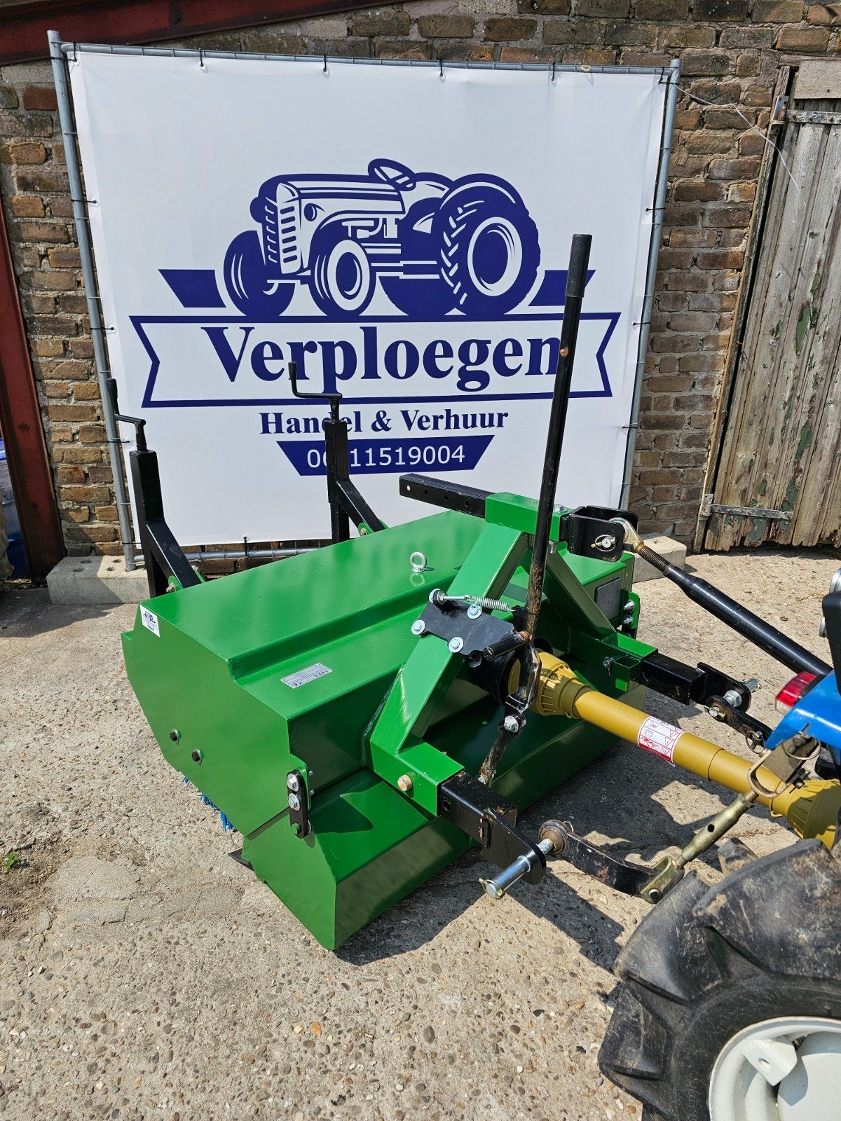 lefa SP-115 veegmachine  rolbezem mini trekker, Ophalen