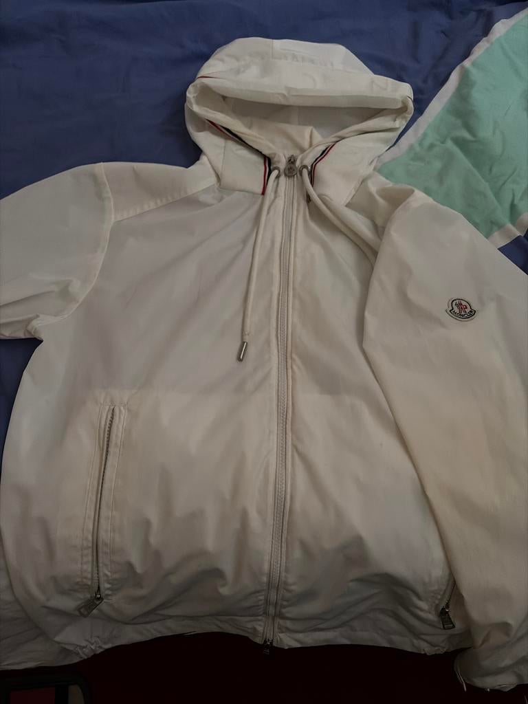 Mooie witte Moncler jas met NFC tag, Kleding | Heren, Truien en Vesten, Ophalen of Verzenden, Zo goed als nieuw
