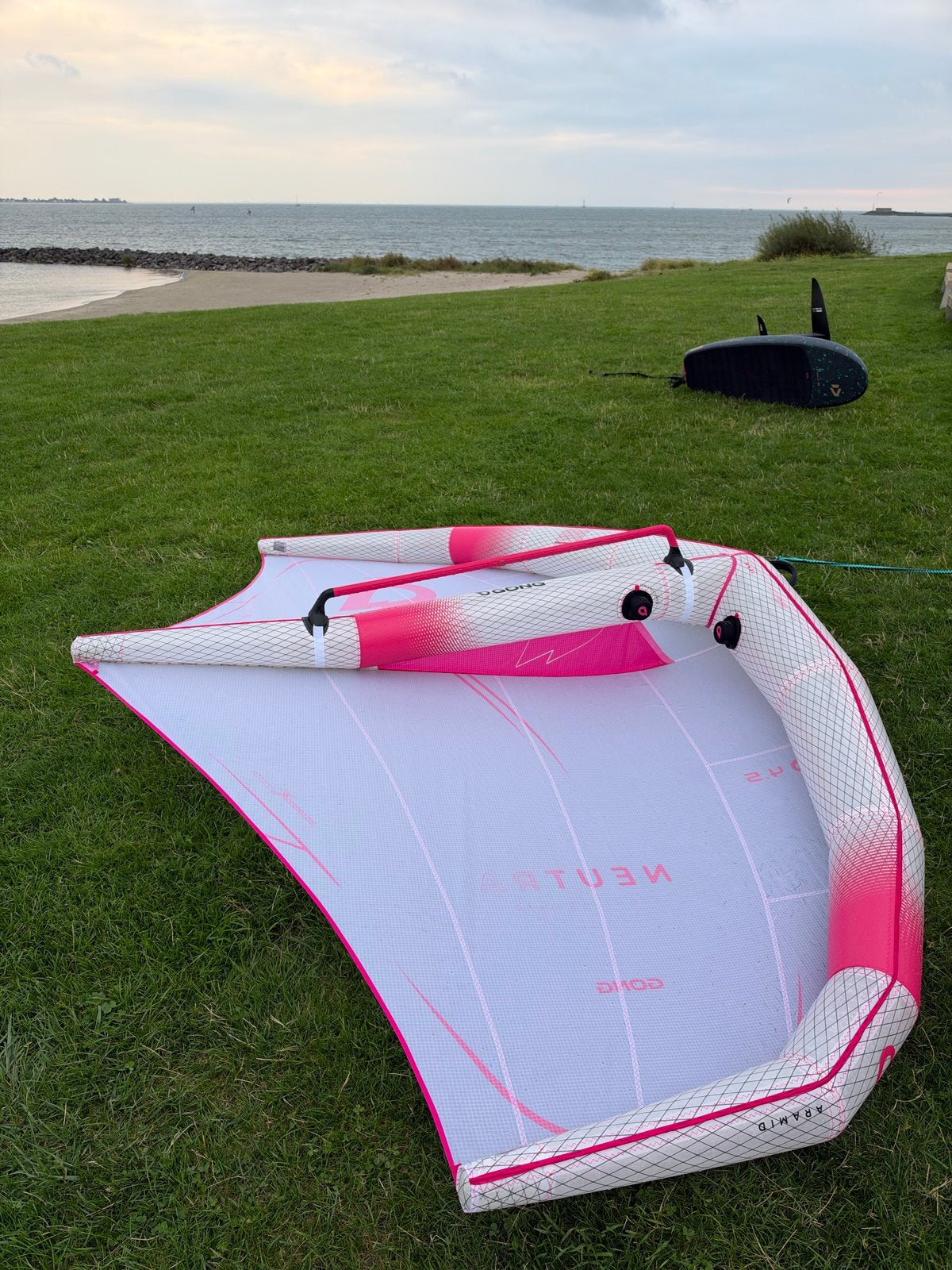 Gong Neutra Light Aramid 4.5 Wing - Dlab Aluula Dyneema, Watersport en Boten, Ophalen of Verzenden, Zo goed als nieuw, Wingsurf-wing