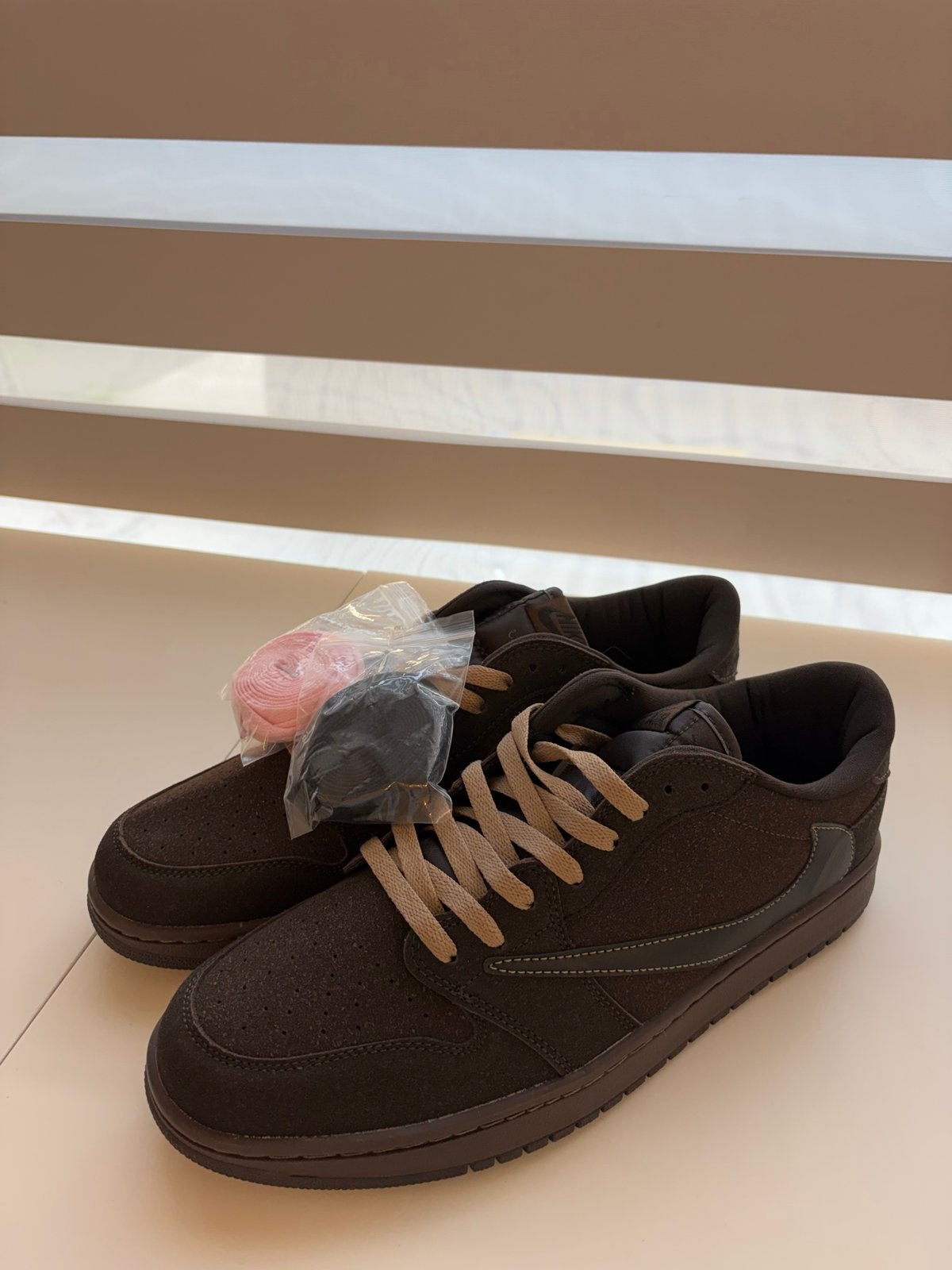 Nike Travis Scott Velvet Brown 46, Kleding | Heren, Verzenden, Nieuw, Bruin, Sneakers of Gympen