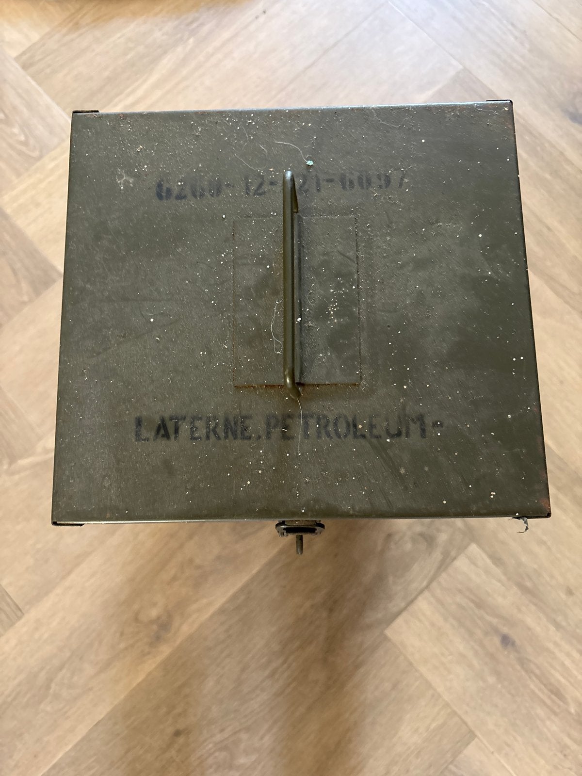 Vintage Petroleum Lamp in Kist - BundesEigentum, Antiek en Kunst, Ophalen