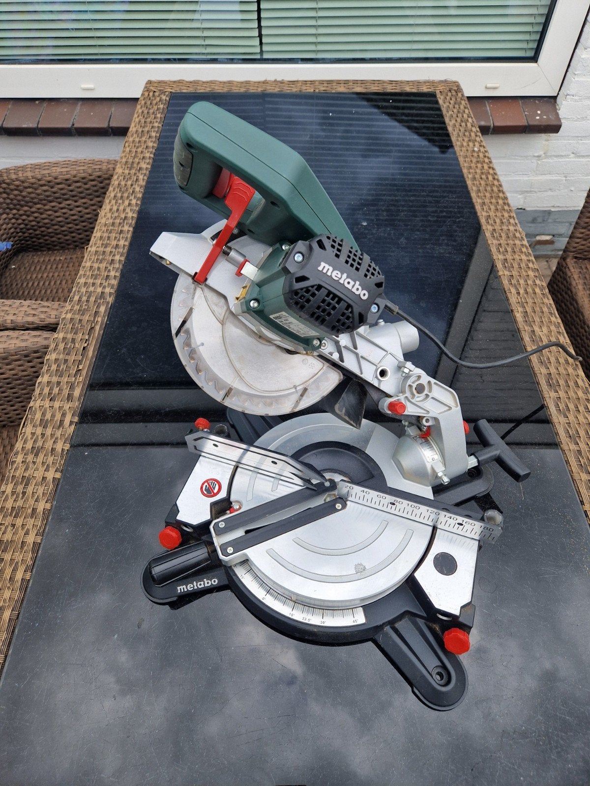Metabo KS 216 M Lasercut Afkortzaag - Zo goed als nieuw, 70 mm of meer, Ophalen of Verzenden, Zo goed als nieuw, Afkortzaag