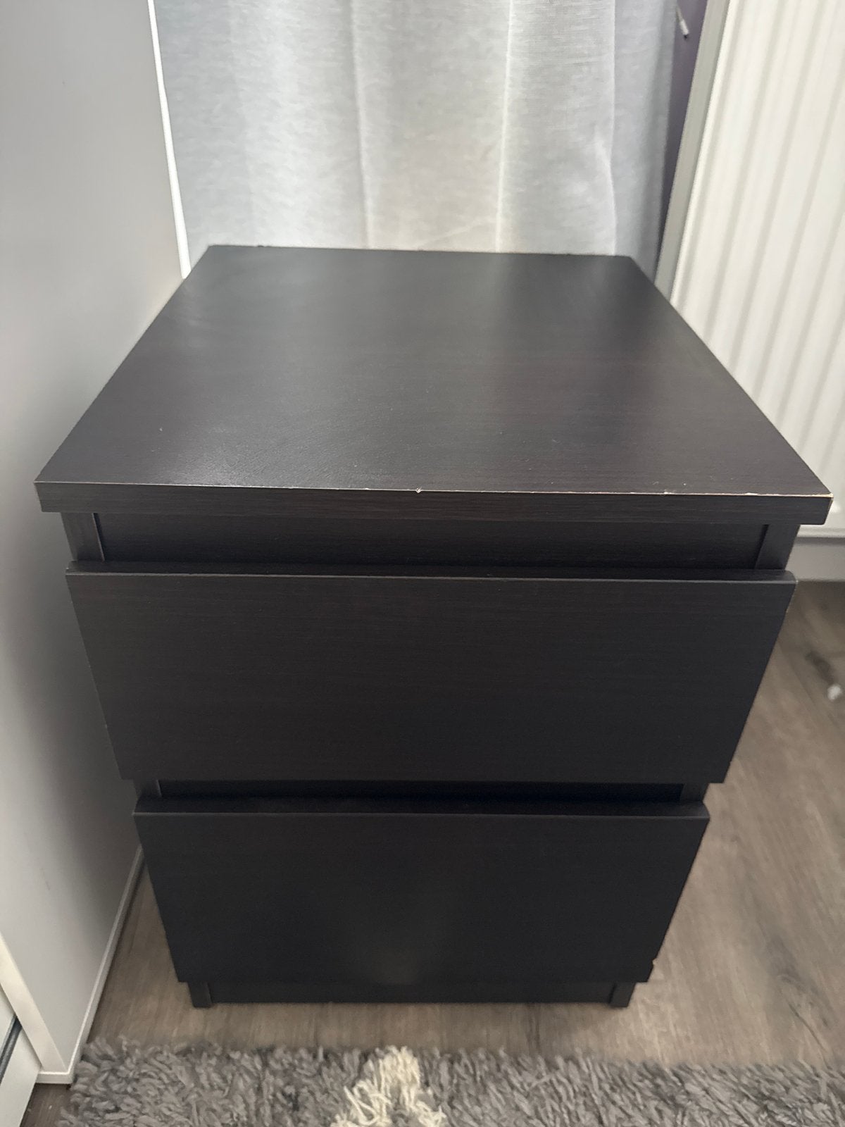 ikea malm nachtkastje donker bruin/zwart met 2 lades event2x, Ophalen, Gebruikt, 1 of 2 laden, 50 tot 100 cm