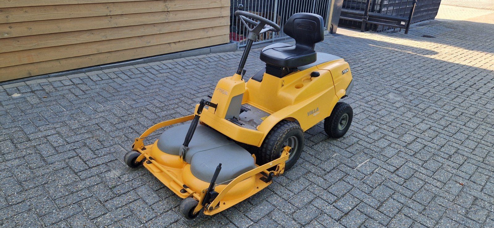 Stiga Villa Elegance hydrostaat automaat., Ophalen, Gebruikt, Minder dan 90 cm