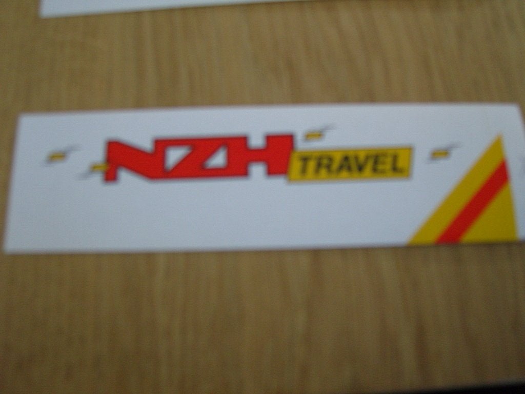 sticker logo NZH travel, Ophalen, Zo goed als nieuw