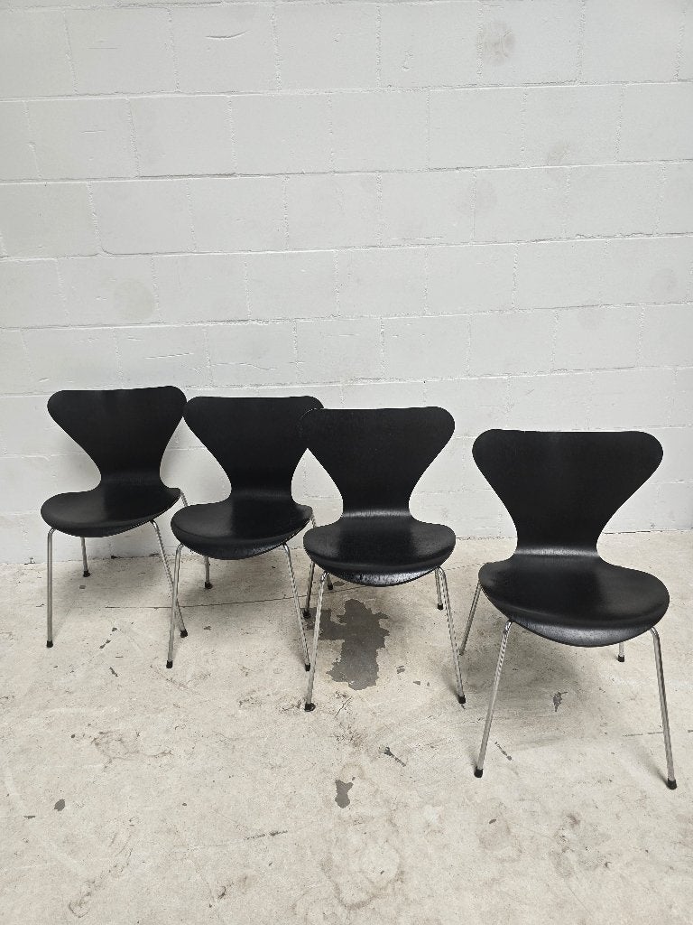 Fritz Hansen series 7 by Arne Jacobsen; 4 vlinder stoelen, Ophalen, Gebruikt, Zwart, Vier