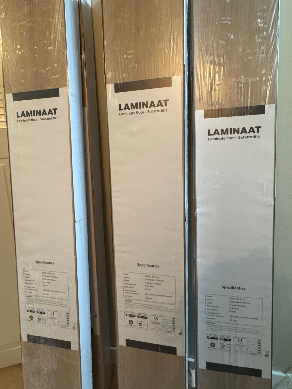 5 1/2 pakken laminaat - Nieuw in verpakking, Beige, Nieuw, Ophalen of Verzenden, 5 tot 10 m²